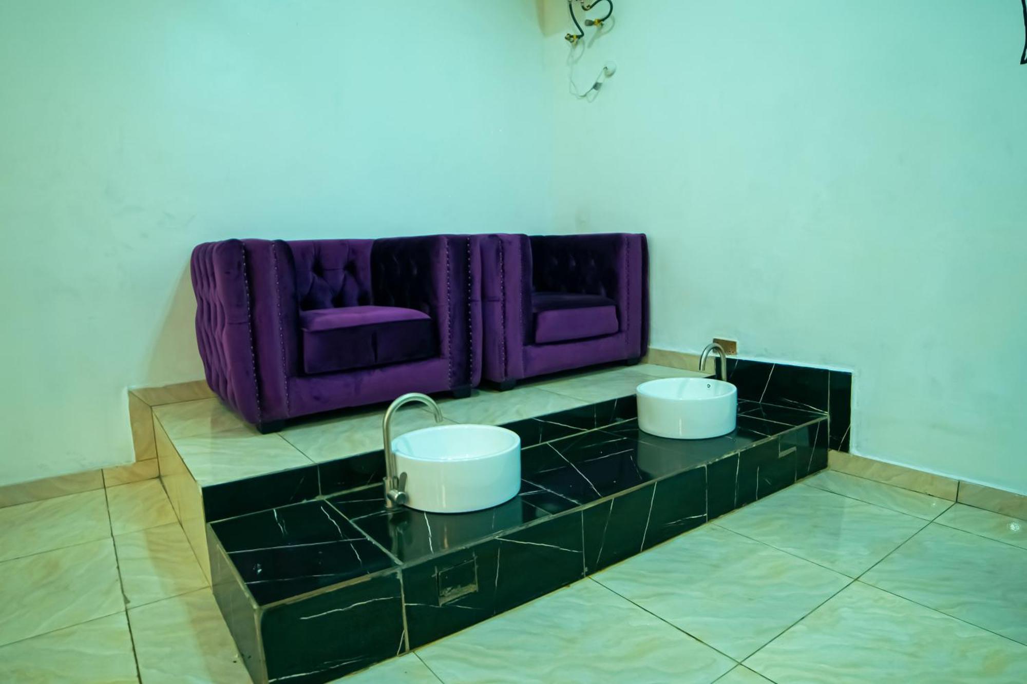 247 Luxury Hotel & Apartment Ajah Лекки Экстерьер фото