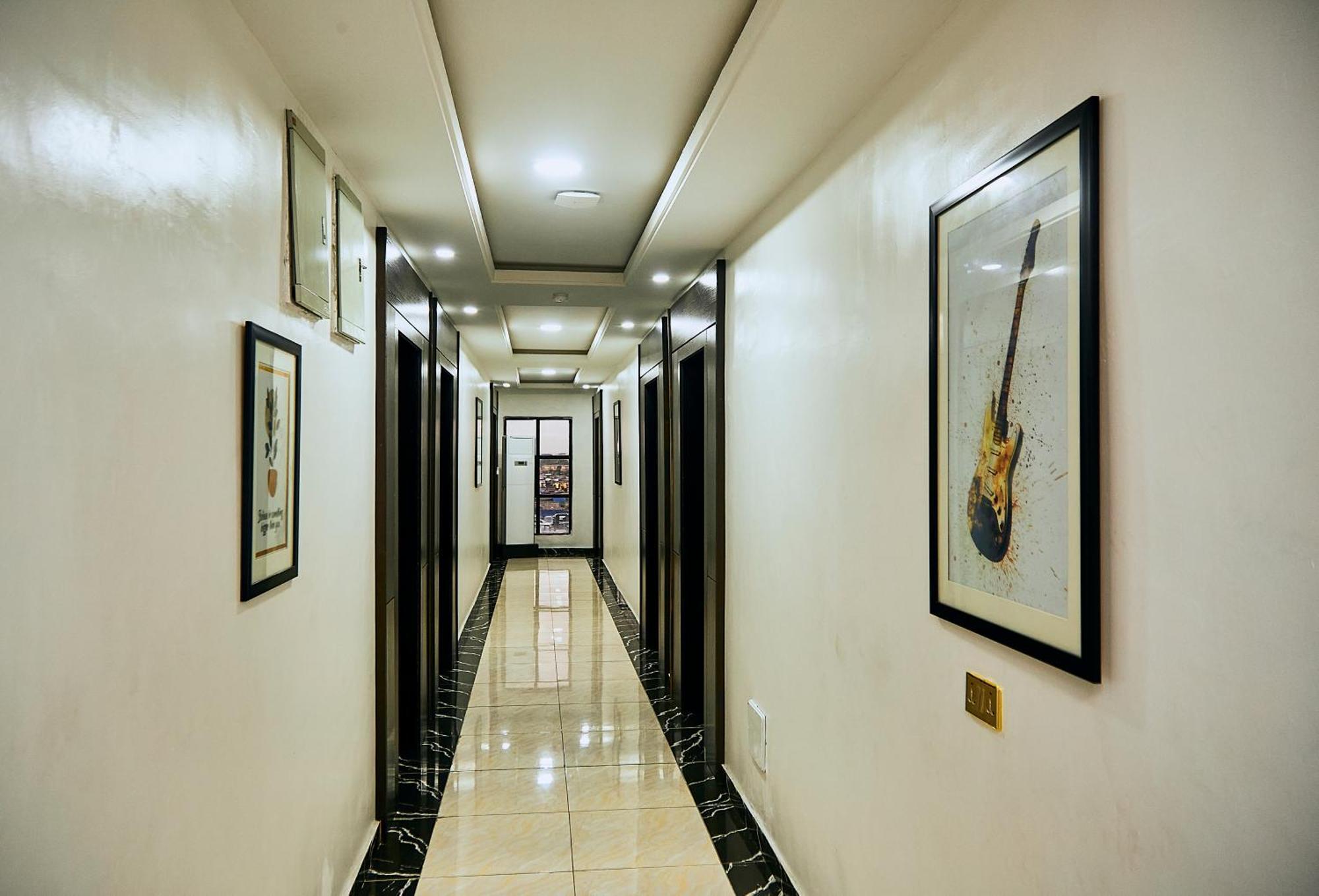 247 Luxury Hotel & Apartment Ajah Лекки Экстерьер фото