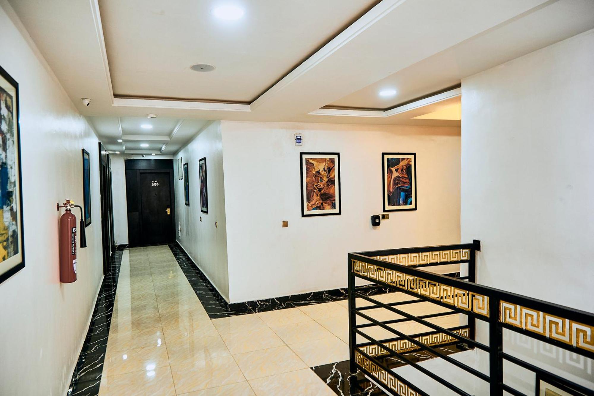 247 Luxury Hotel & Apartment Ajah Лекки Экстерьер фото