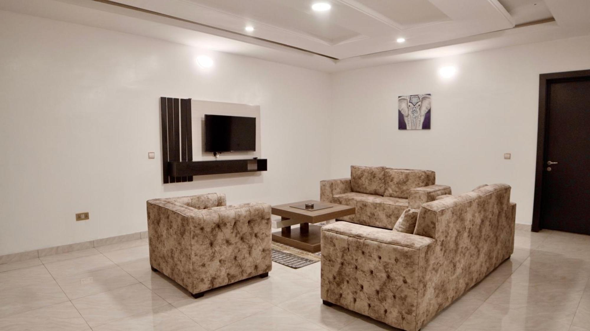 247 Luxury Hotel & Apartment Ajah Лекки Экстерьер фото