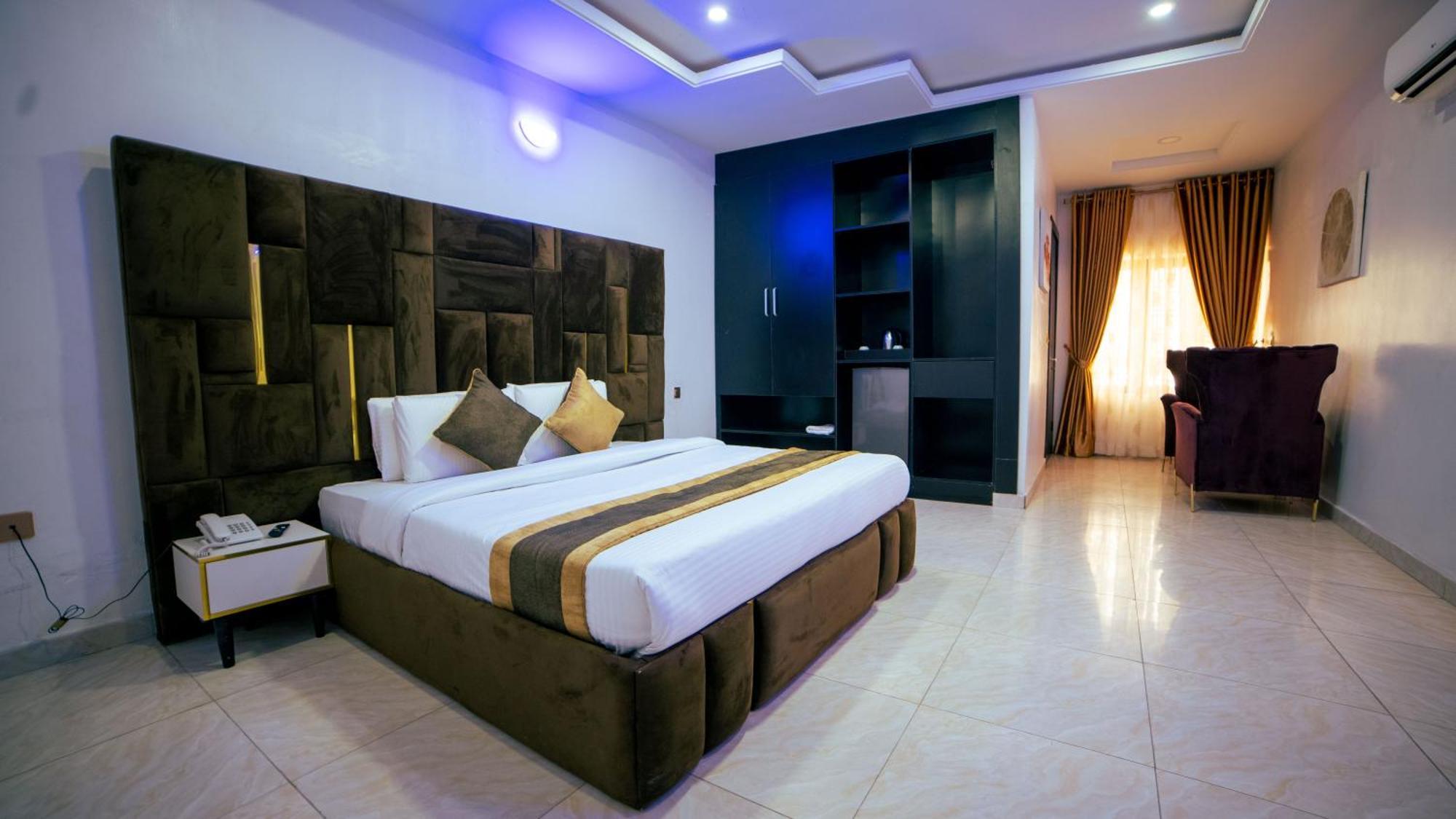 247 Luxury Hotel & Apartment Ajah Лекки Экстерьер фото